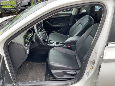 Used 2019 Volkswagen Jetta SE FWD image 13