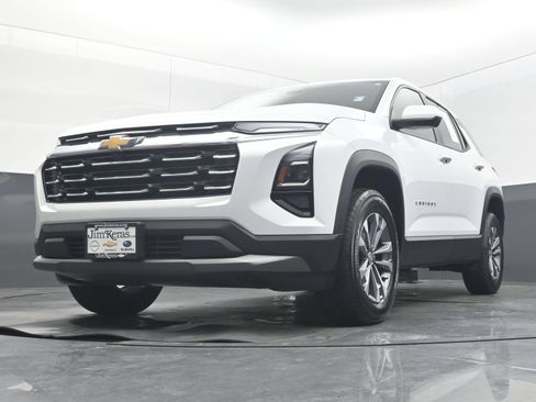 Used 2025 Chevrolet Equinox LT FWD image 22