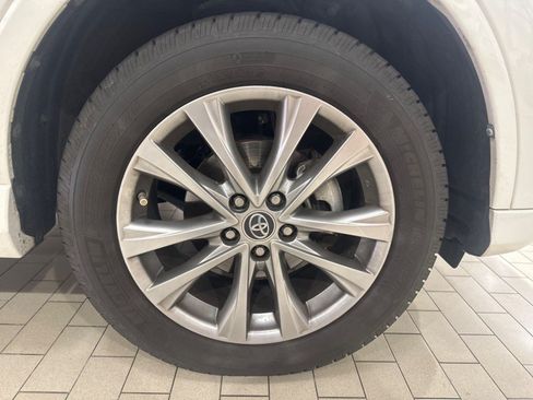 Used 2017 Toyota RAV4 Platinum FWD image 40