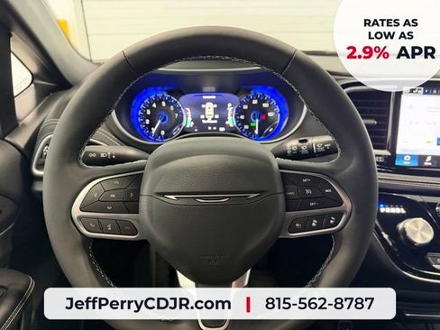 New 2027 Chrysler Pacifica Select AWD/4WD image 13