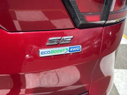 Used 2017 Ford Escape SE w/ Equipment Group 201A AWD/4WD image 39