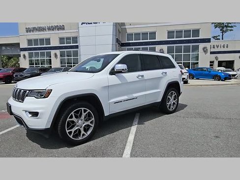 Used 2022 Jeep Grand Cherokee Limited w/ Tech Group AWD/4WD image 36