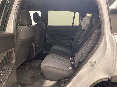 Used 2026 Jeep Cherokee Laredo AWD/4WD image 17