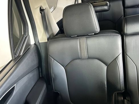 Used 2024 Honda Pilot EX-L image 12