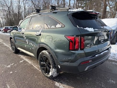 Certified 2022 Kia Sorento S w/ Panoramic Sunroof Package image 7