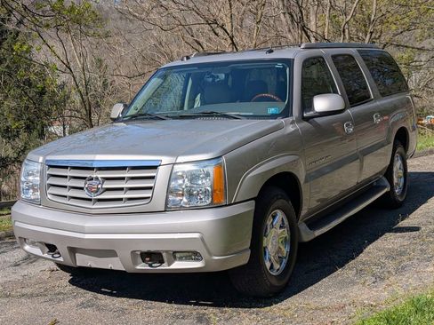 Used 2004 Cadillac Escalade ESV AWD image 40