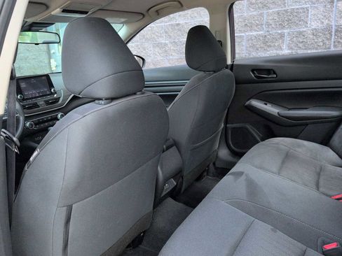 Used 2024 Nissan Altima 2.5 SV FWD image 18