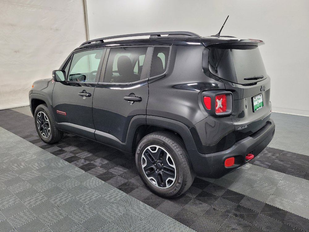 Used 2016 Jeep Renegade Trailhawk w/ Premium Trailhawk Package AWD/4WD image 3