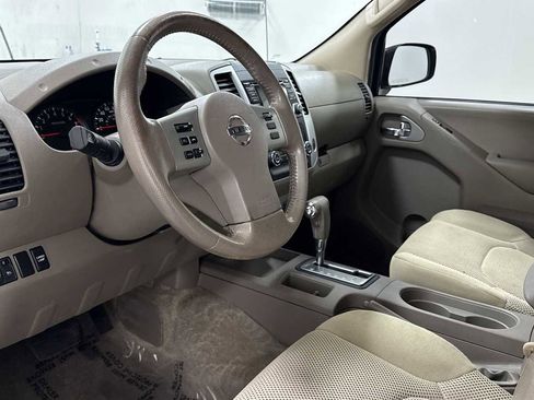 Used 2018 Nissan Frontier SV image 12