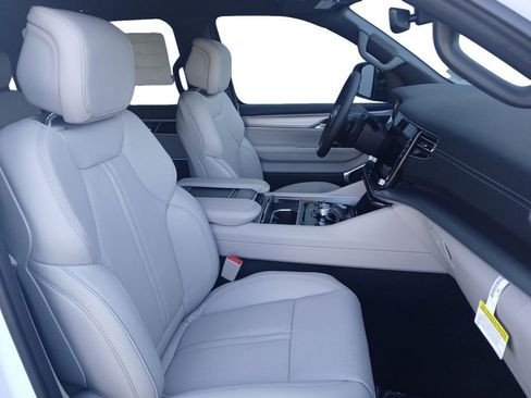 New 2026 Jeep Grand Wagoneer L 4WD image 24