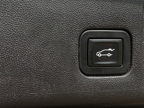 Used 2019 GMC Terrain Denali w/ Comfort Package AWD/4WD image 13