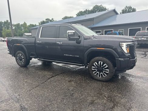 Used 2025 GMC Sierra 2500 Denali Ultimate w/ Max Trailering Package AWD/4WD image 6