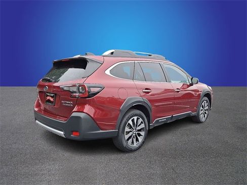 Used 2024 Subaru Outback Touring XT image 4