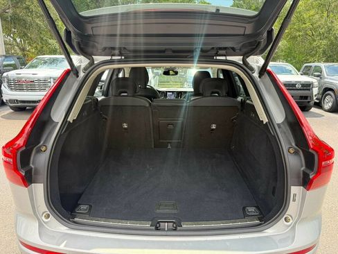 Used 2025 Volvo XC60 B5 Plus AWD/4WD image 10