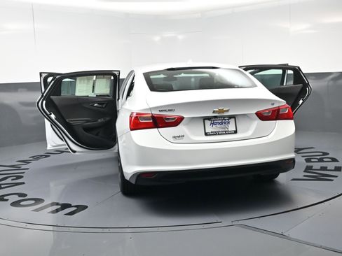 Used 2017 Chevrolet Malibu LT w/ Leather Package FWD image 27