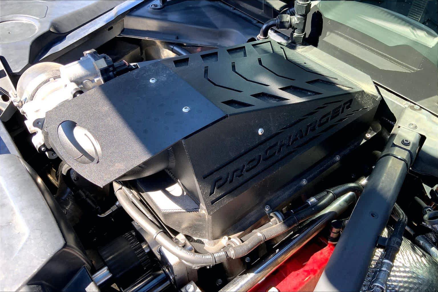 Used 2023 Chevrolet Corvette Stingray Premium Cpe w/ Z51 Performance Package RWD image 3