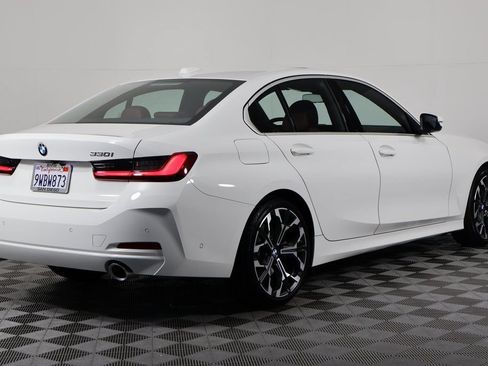 Used 2026 BMW 330i Sedan w/ Premium Package RWD image 4