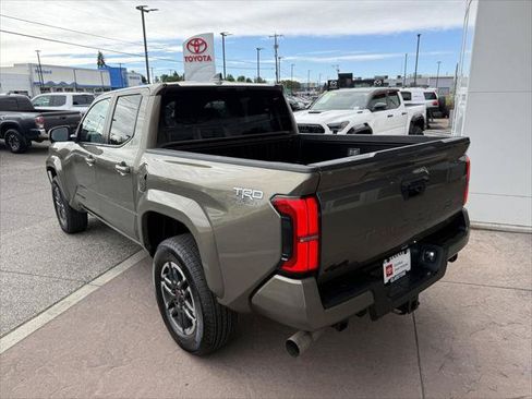 Certified 2026 Toyota Tacoma TRD Sport AWD/4WD image 9