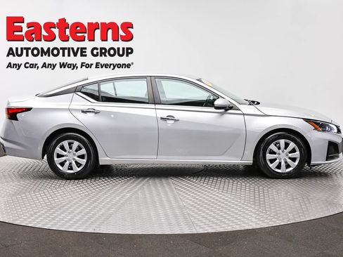 Used 2023 Nissan Altima 2.5 S FWD image 4