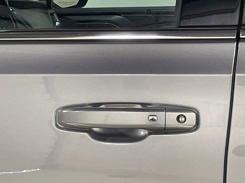 Used 2023 Chevrolet Tahoe LT w/ Luxury Package AWD/4WD image 17