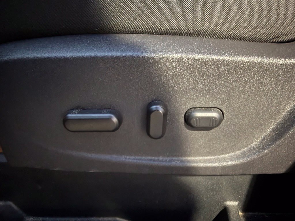 Used 2018 Ford Escape SE w/ Ford Safe & Smart Package FWD image 6
