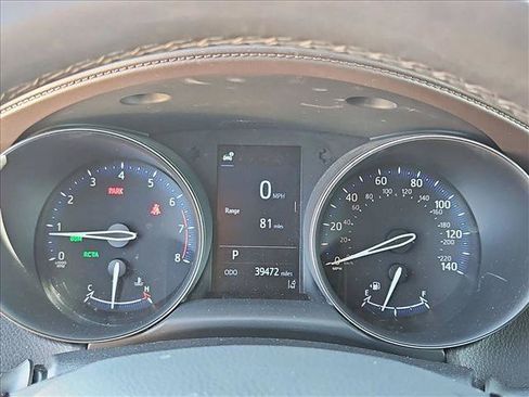 Used 2019 Toyota C-HR FWD image 13