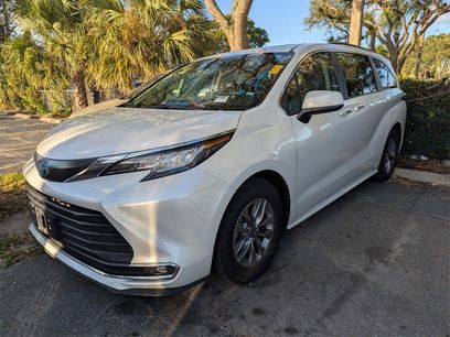 Used 2023 Toyota Sienna XLE