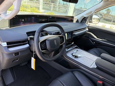 New 2026 Lincoln Navigator L Premier image 14