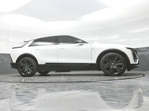 Certified 2024 Cadillac Lyriq Sport AWD/4WD image 30