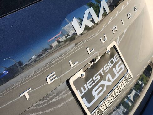 Used 2024 Kia Telluride SX FWD image 11