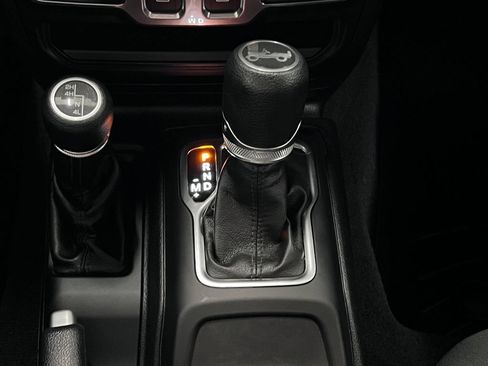 Used 2018 Jeep Wrangler Sport AWD/4WD image 13