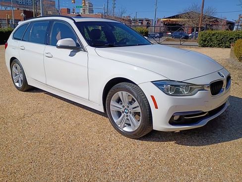 Used 2017 BMW 330i xDrive Wagon image 19