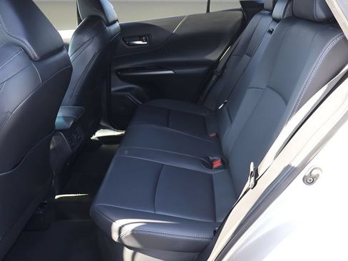 Certified 2022 Toyota Venza XLE AWD/4WD image 12