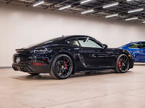 Used 2024 Porsche 718 Cayman GTS RWD image 5