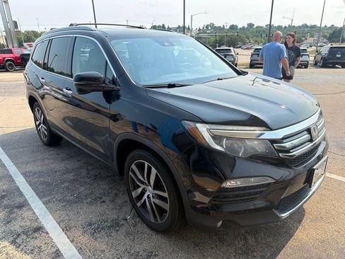 Used 2016 Honda Pilot Touring image 4