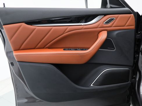 Certified 2023 Maserati Levante GT AWD/4WD image 15