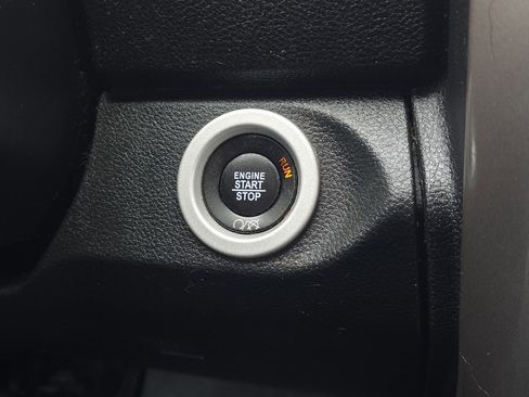 Used 2017 RAM 1500 Laramie w/ Convenience Group image 27