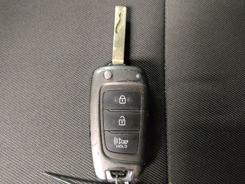 Used 2022 Hyundai Tucson SE image 32