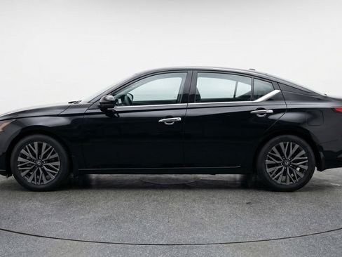 Used 2025 Nissan Altima 2.5 SV image 5