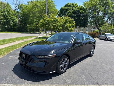Certified 2023 Honda Accord EX image 9