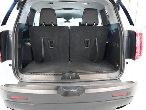 Used 2023 GMC Acadia SLT w/ Elevation Edition AWD/4WD image 29