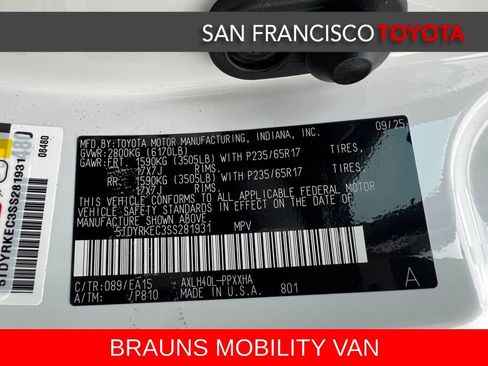 Used 2025 Toyota Sienna XLE image 52