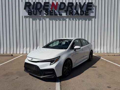 Used 2023 Toyota Corolla SE FWD image 1
