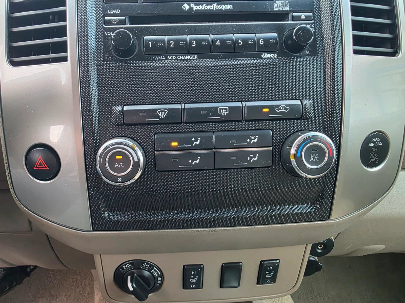 Used 2009 Nissan Frontier LE w/ LE Value Truck Pkg AWD/4WD image 16
