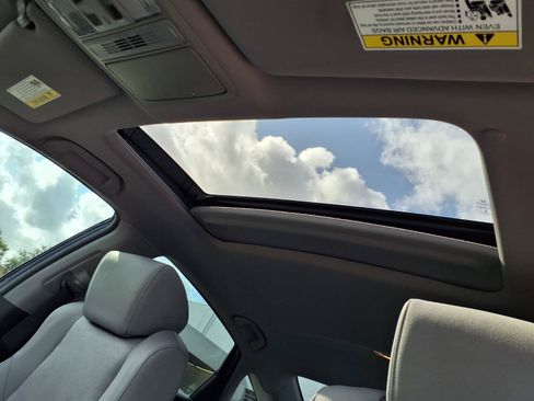 Used 2018 Honda Accord EX image 5