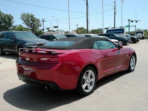 Used 2017 Chevrolet Camaro LT w/ Technology Package RWD image 8