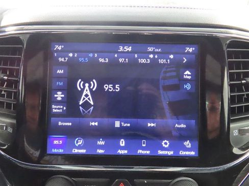 Used 2021 Jeep Grand Cherokee Overland image 25