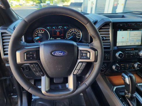 Used 2017 Ford F150 Limited AWD/4WD image 9