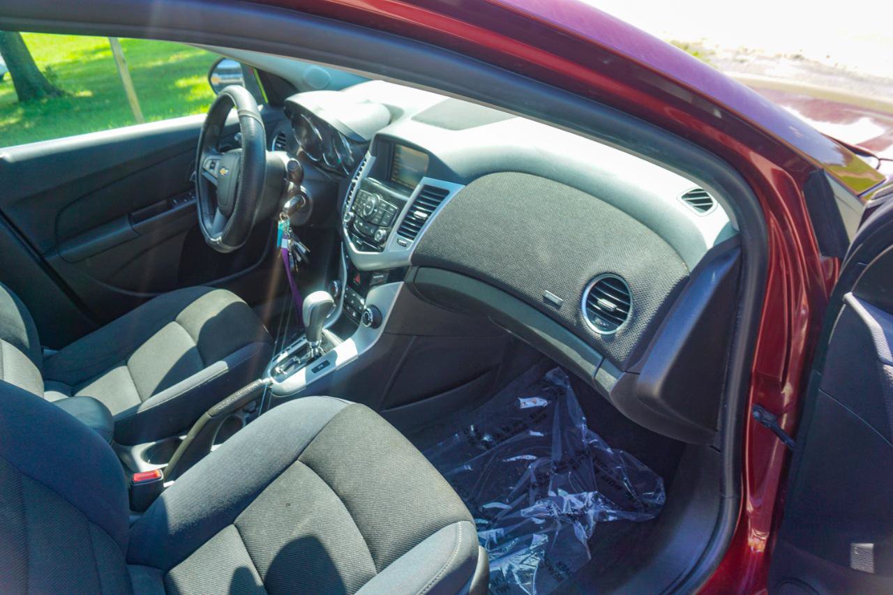 Used 2016 Chevrolet Cruze LT FWD image 18