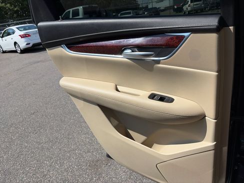 Used 2018 Cadillac XT5 Luxury w/ LPO, Sport Package AWD/4WD image 31